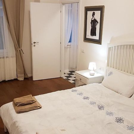 Eliya'S Place Apartment Verbania Bagian luar foto